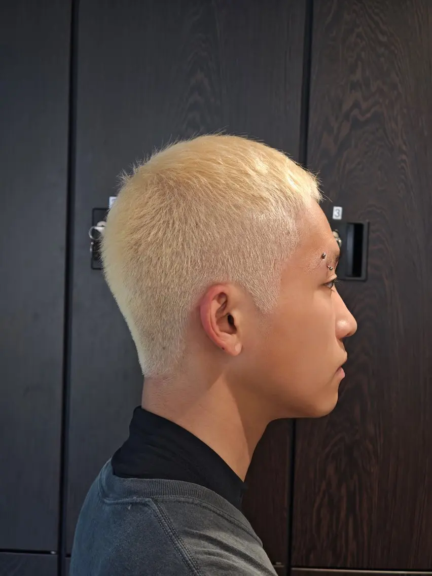 ショート カラー メンズ カット ヘアカラー 24時まで受付 TOROROのヘアスタイル