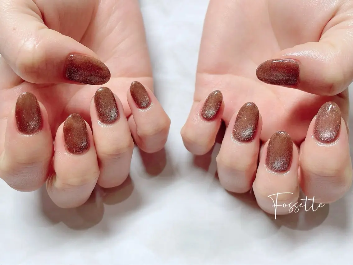 ネイル ブラウン キラキラネイル マグネットネイル シンプルネイル バレンタイン ハンドネイル nailsalon Fossetteのネイルデザイン