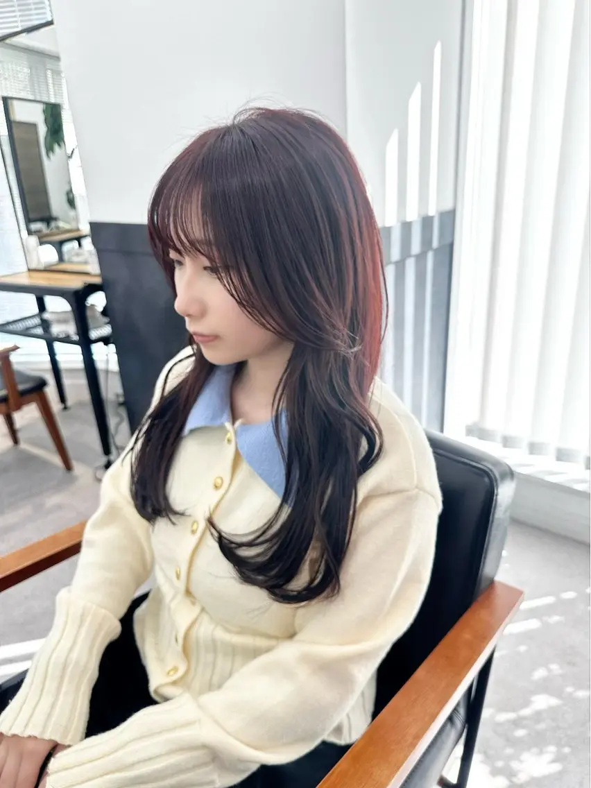 セミロング カラー パーマ ヘアアレンジ メンズ キッズ カット ヘアカラー レイヤーカット／ 巻ける縮毛矯正のヘアスタイル