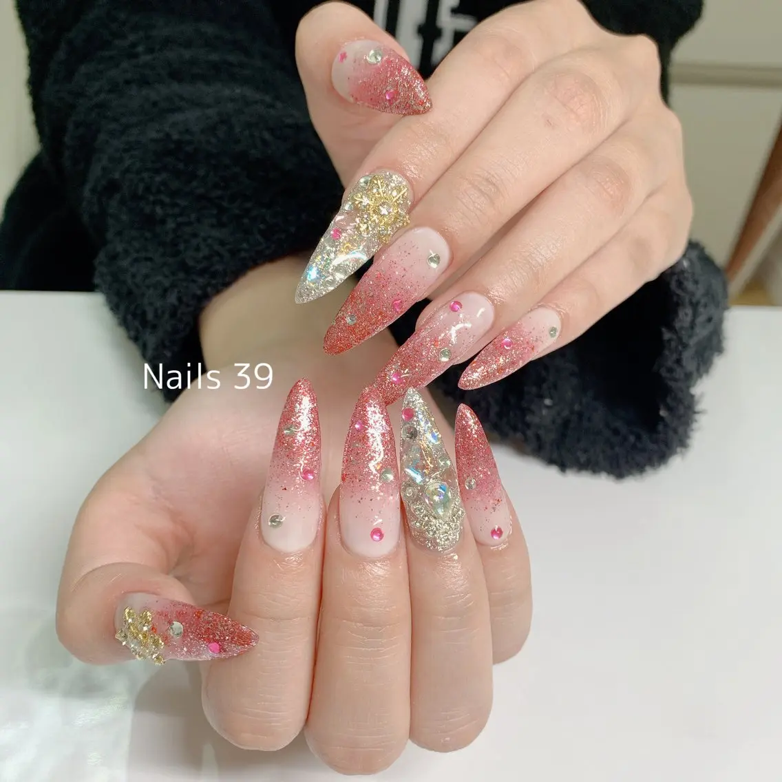 ネイル アートネイル フレンチネイル マグネットネイル ミラーネイル 持ち込み Nails 39のネイルデザイン
