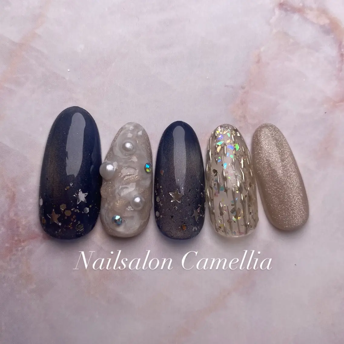 ネイル ジェルネイル マグネットネイル ネイビー ハンドネイル nailsalon camelliaのネイルデザイン