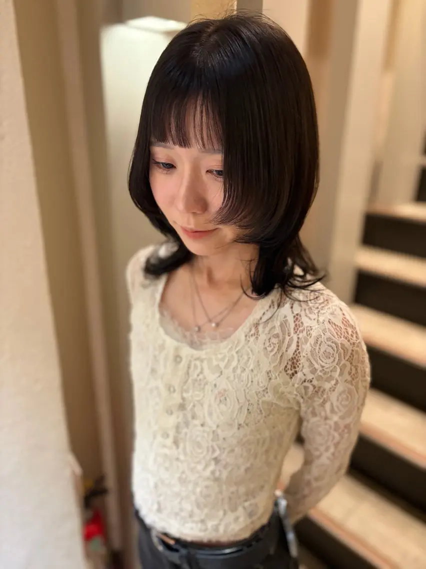 ミディアム 顔周りカット レイヤーカット 小顔カット ウルフカット カット トリートメント レイヤーカット／縮毛 矯正/賢心のヘアスタイル