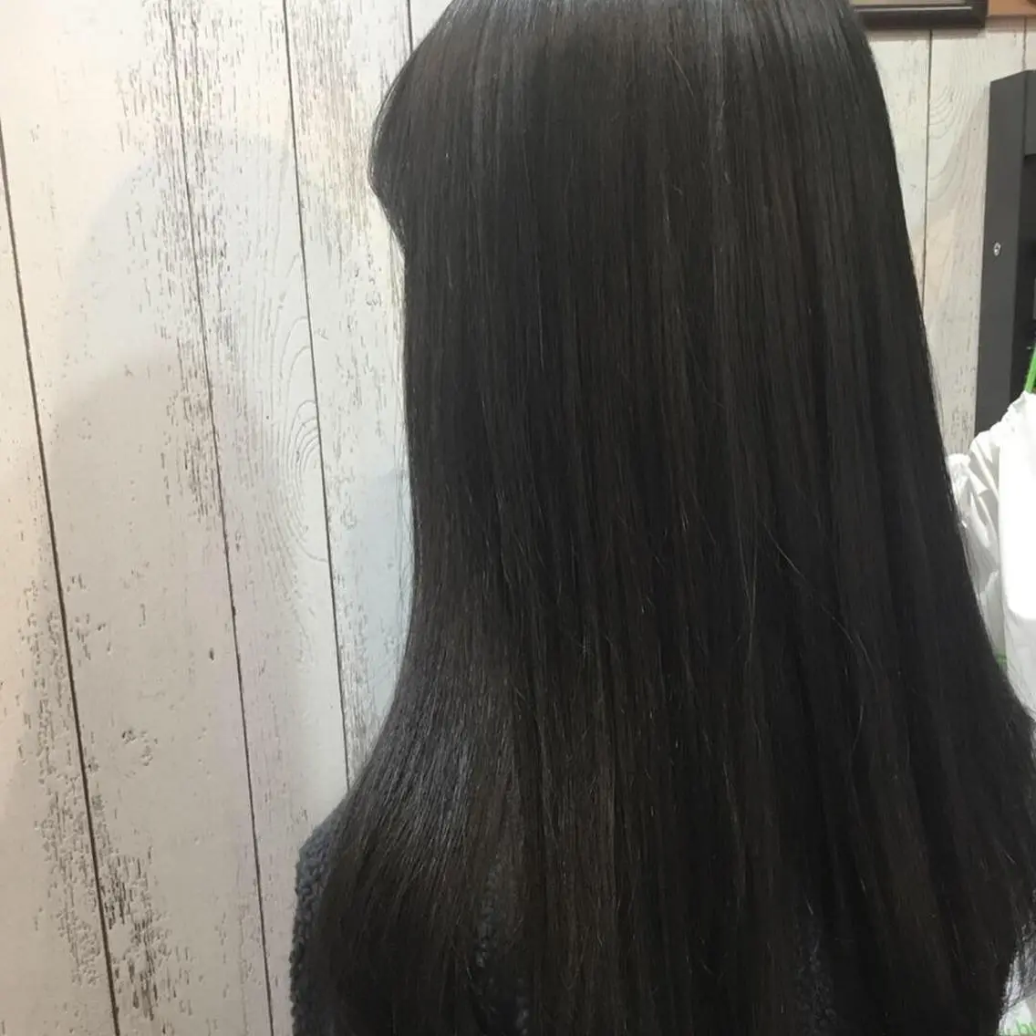 ロング カラー パーマ embrace エンブレイスのヘアスタイル