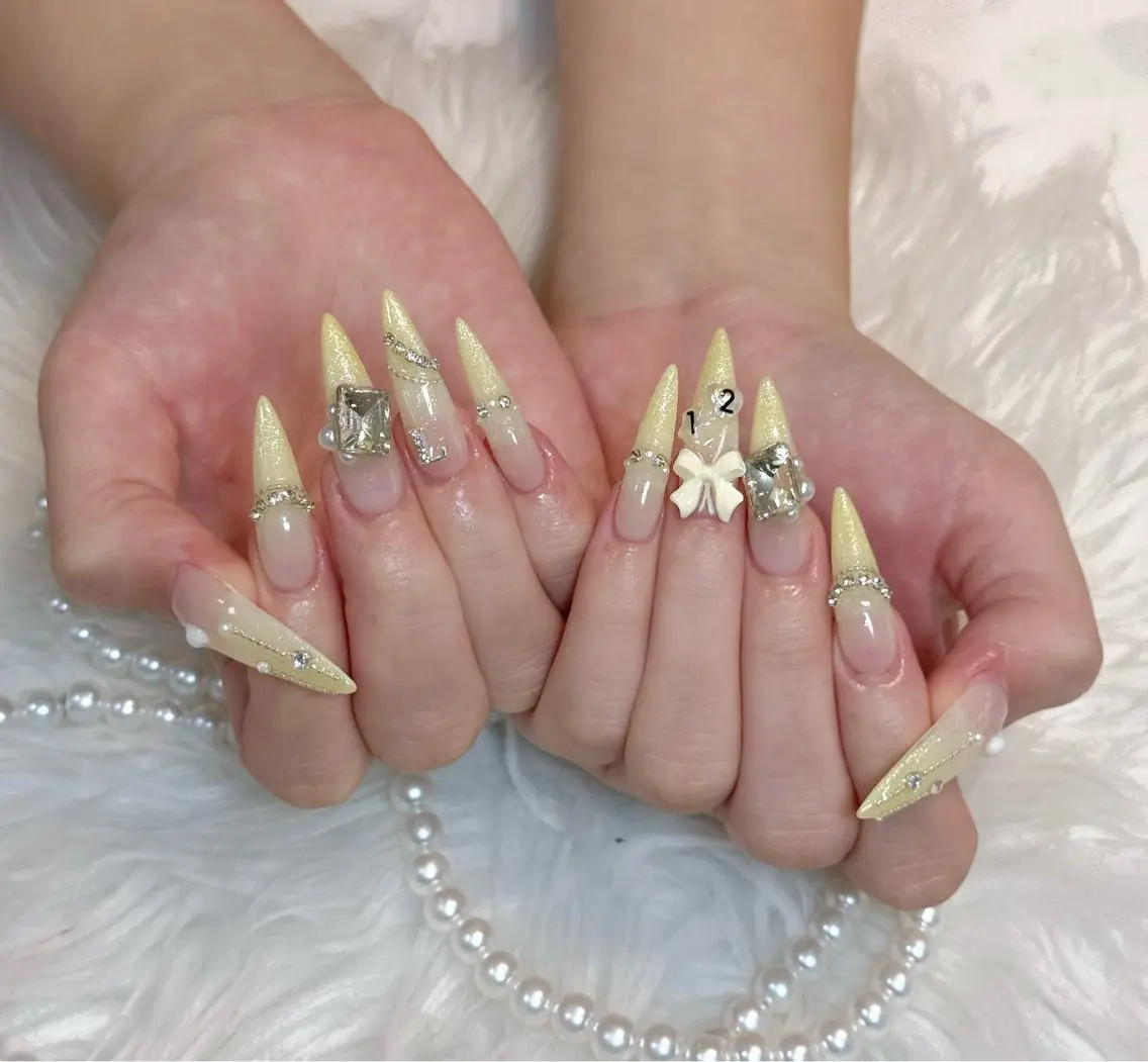 ネイル クリアネイル ドット フラッシュネイル フレンチネイル マグネットネイル ハンドネイル ハンドケア Aria Nail Beautyのネイルデザイン