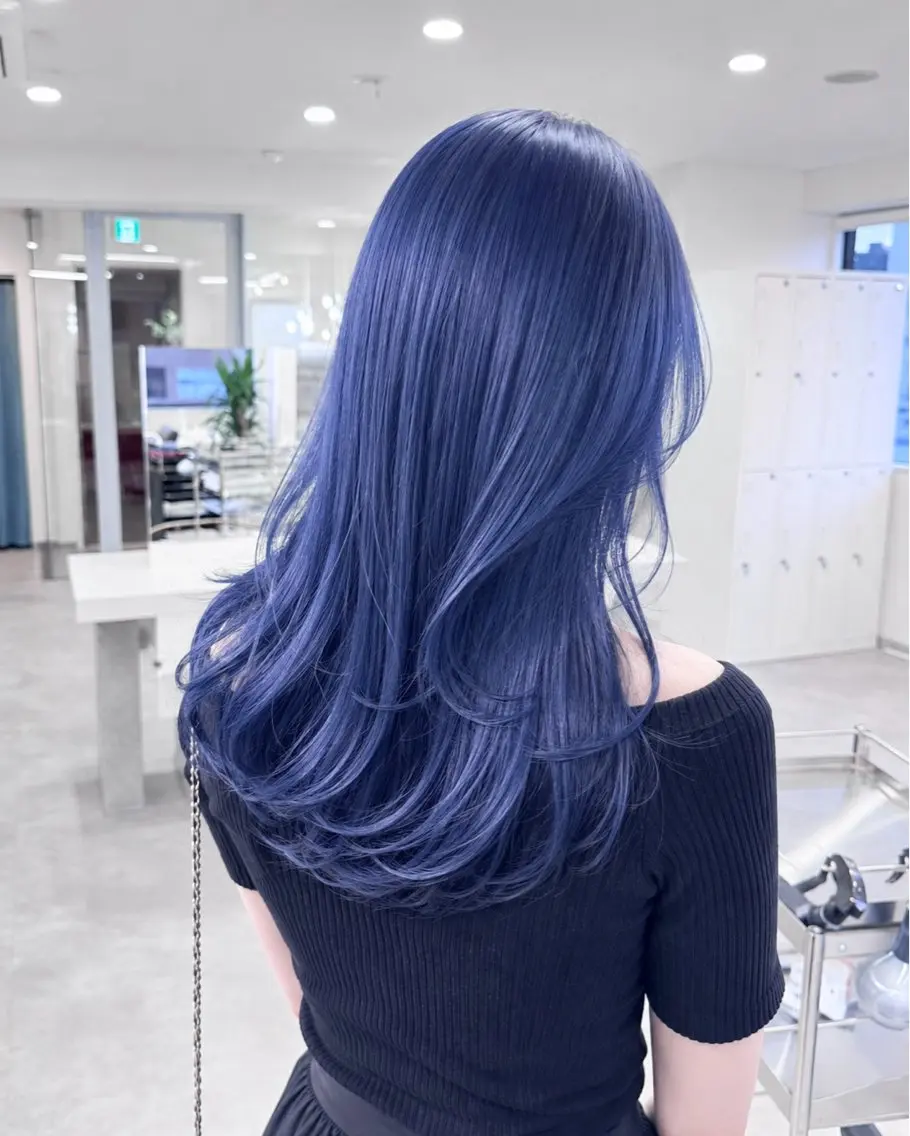 セミロング カラー ブリーチ ブルーカラー ブルーラベンダー 透明感カラー ハイトーンカラー KAEDE/Elsa /ブリーチカラーのヘアスタイル