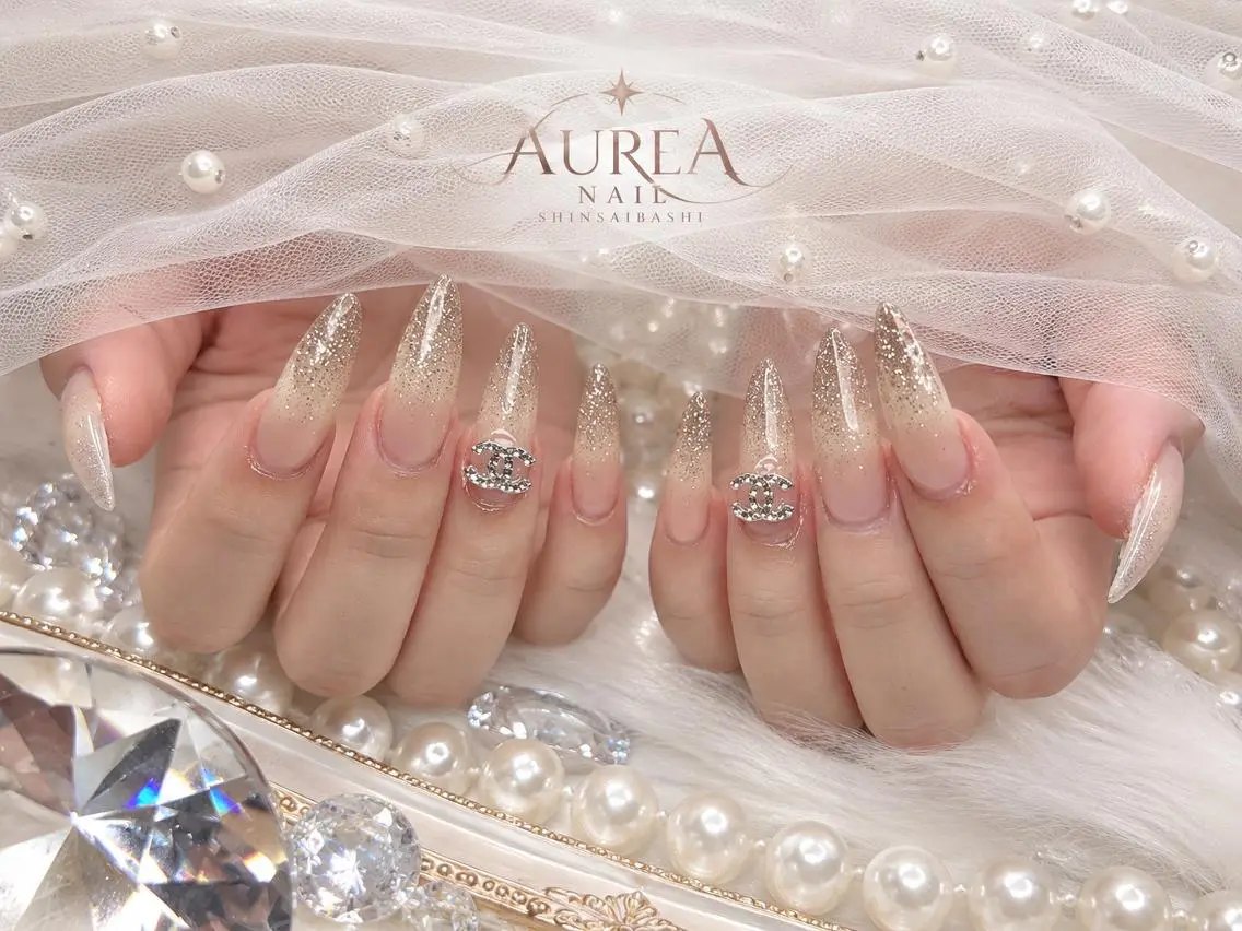 ネイル H-nail ロング/3D/Y2Kのネイルデザイン