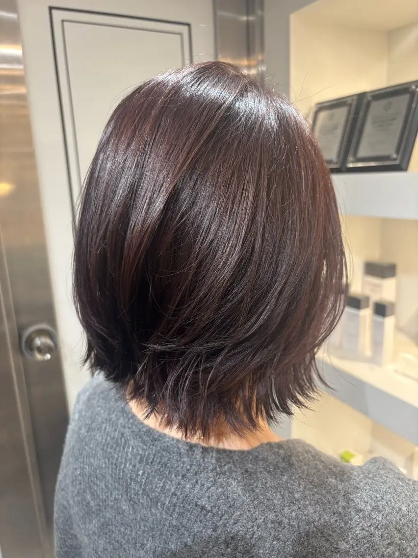 ミディアム ボブレイヤー ボブ 髪質改善 レイヤーカット トリートメント カット ヘアカラー トリートメント 髪質改善/縮毛矯正 /髪質改善ストレートのヘアスタイル