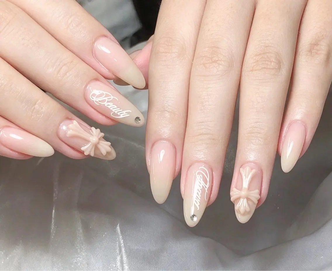 ネイル ハンドネイル Glow Minamiのネイルデザイン