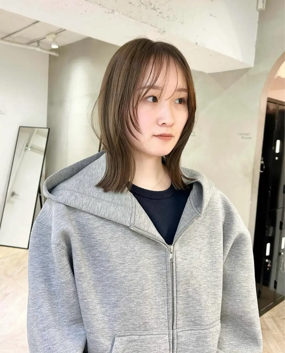 ミディアム ボブ 顔まわりレイヤー 韓国風ヘア レイヤーカット カット 縮毛矯正 似合わせレイヤー ＆縮毛矯正のヘアスタイル