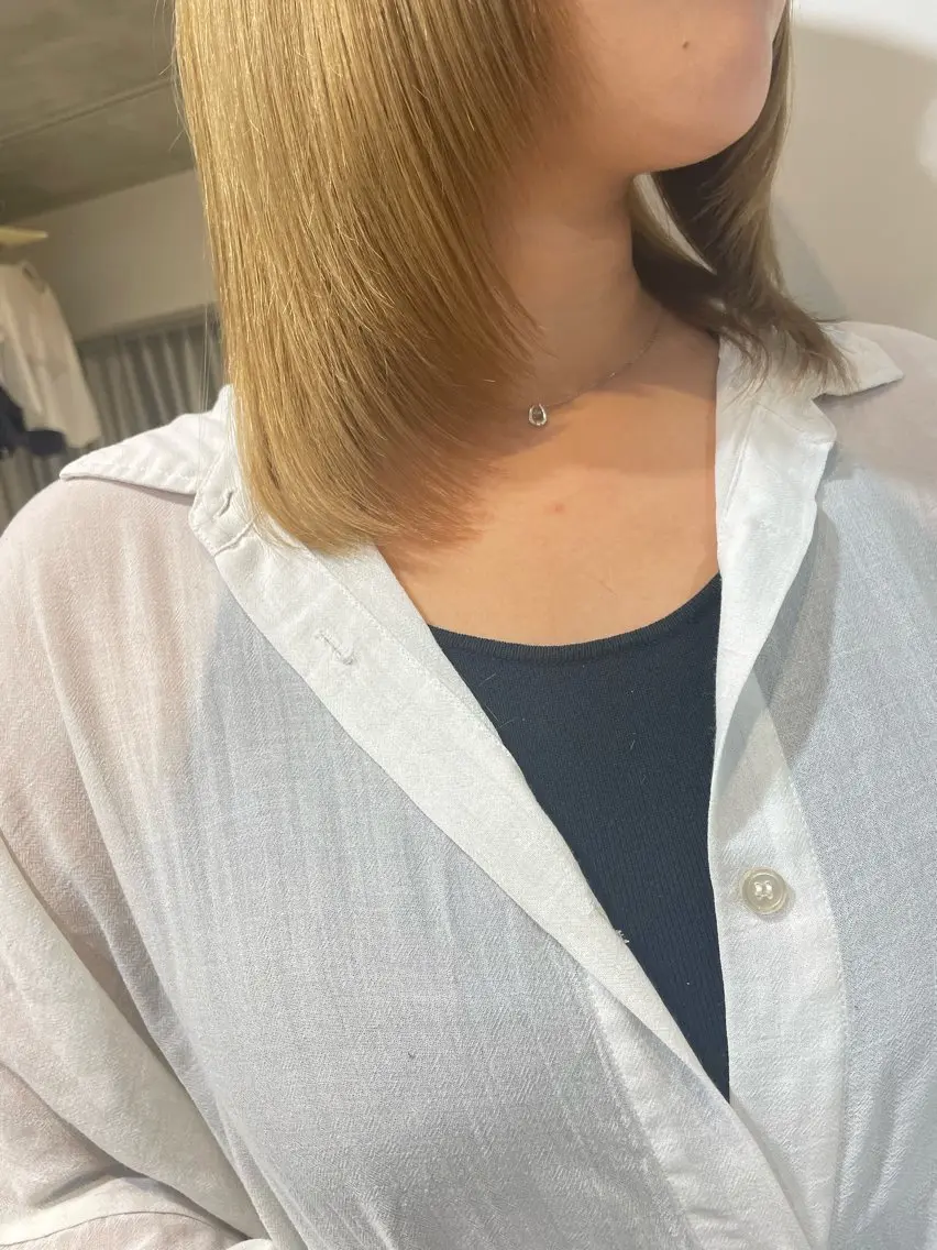 ミディアム カット 山崎 彩音のヘアスタイル