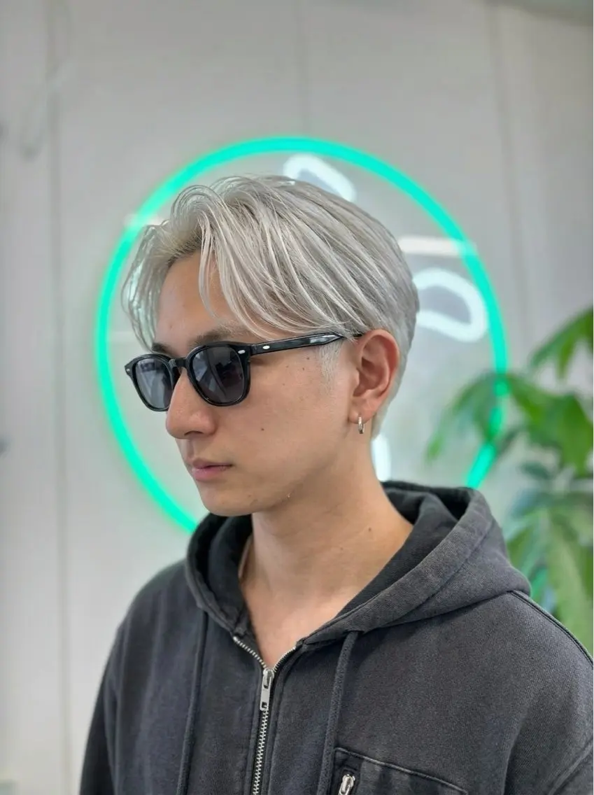 カラー メンズ アップバング メンズブリーチ メンズ韓国風 メンズパーマ ブリーチ カット ヘアカラー 浅草駅徒歩8分/ 久保 歩夢のヘアスタイル