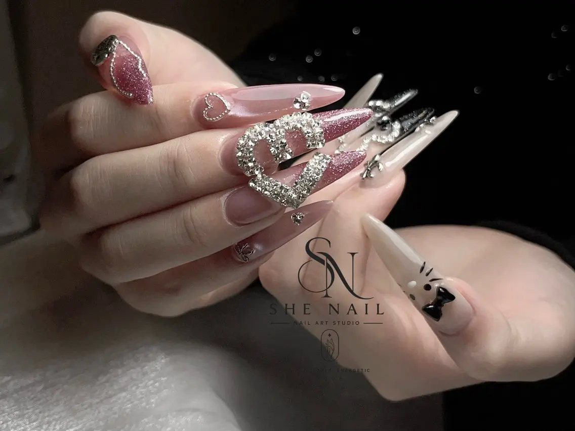 ネイル アートネイル ガーリー 韓国ネイル ロングネイル 持ち込み ハンドネイル 博多 SHE Nailのネイルデザイン