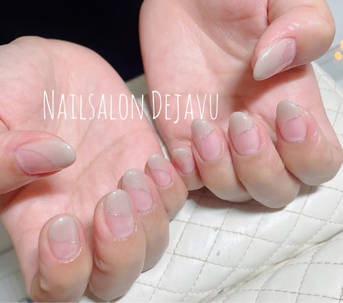 ネイル アートネイル フレンチネイル ラメ(グリッター) シンプルネイル 夏ネイル Nail salon Dejavu 🌿のネイルデザイン