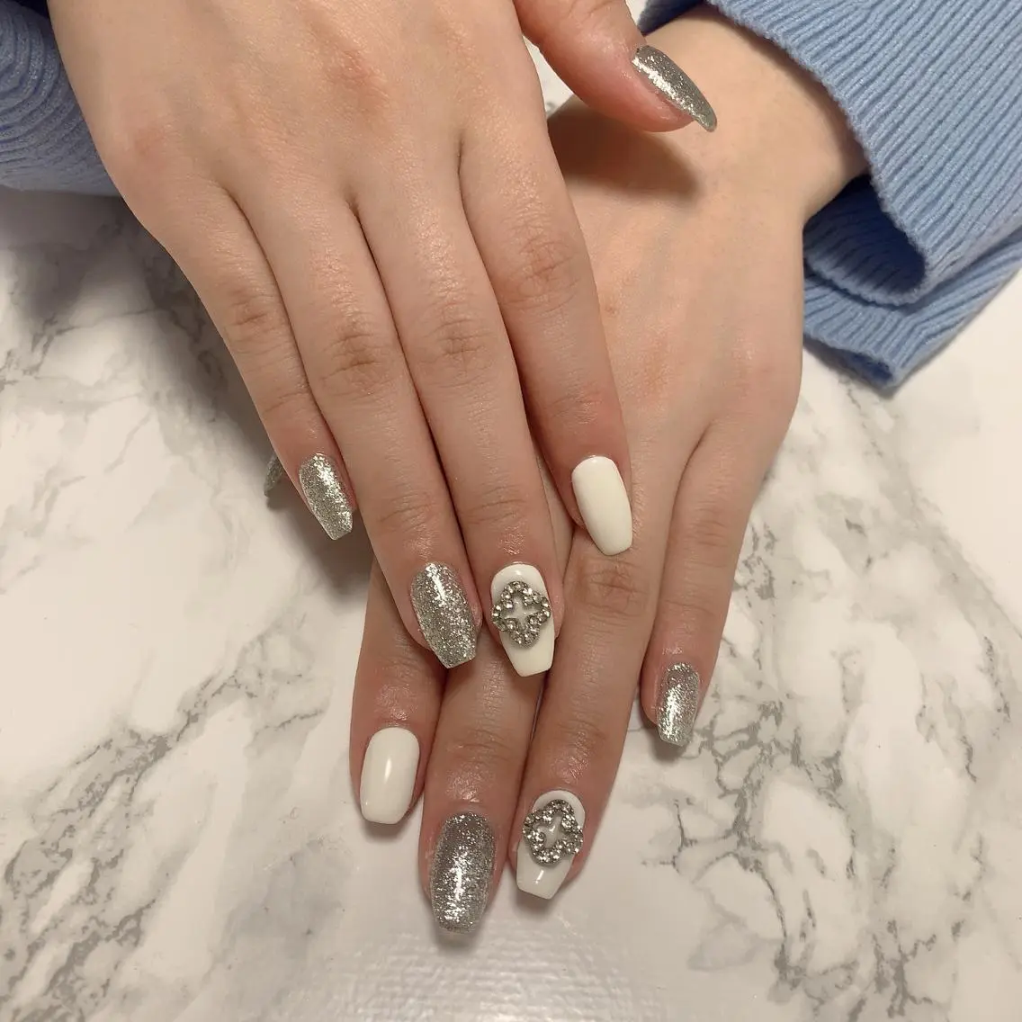 ネイル ハンドネイル はな💎ネイル ワンホン、長さ出しのネイルデザイン