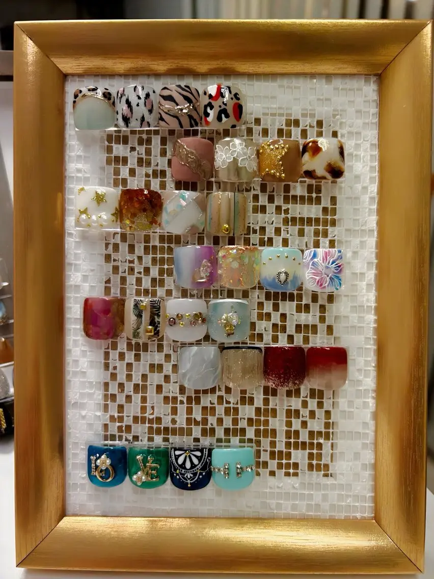 ネイル フットネイル nail salon BrooChillのネイルデザイン