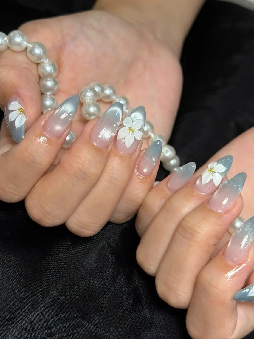 ネイル フラッシュネイル フレンチネイル グラデーション キラキラネイル 韓国ネイル ハンドネイル Hy nailsのネイルデザイン
