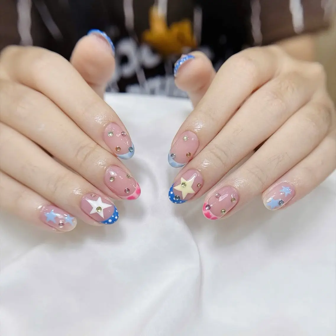 ネイル チークネイル ドット フレンチネイル グラデーション 韓国ネイル ハンドネイル Minette nailrinrinのネイルデザイン