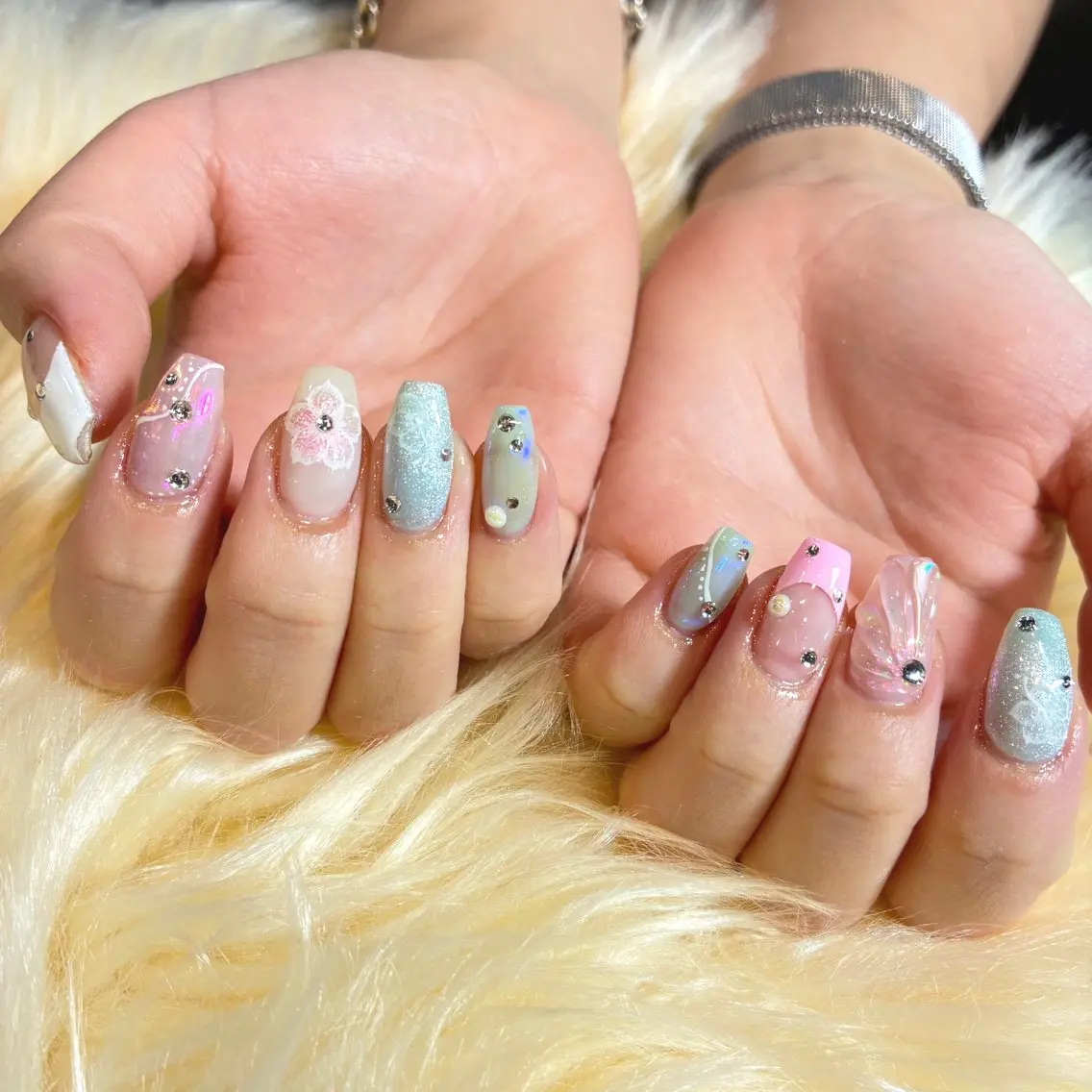 ネイル ハンドネイル Betty ✶のマツエク・マツパデザイン