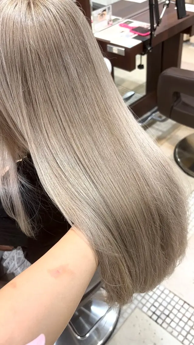 【ご新規様限定】2回ケアブリーチ+カラー🍬￥15300の写真