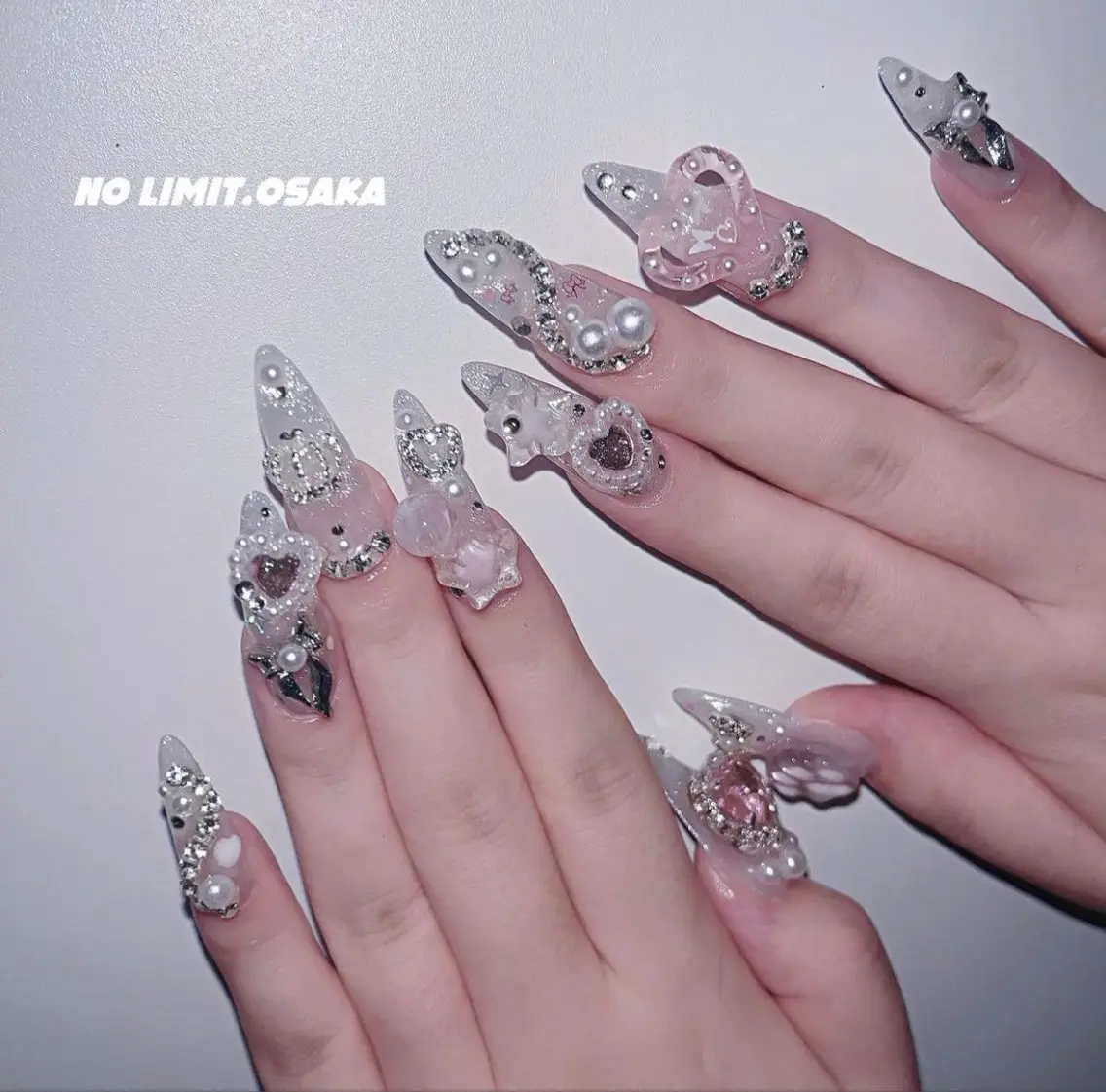 ネイル マグネットネイル ミラーネイル ピンク ネイルチップ 冬ネイル Lee Nailsのネイルデザイン