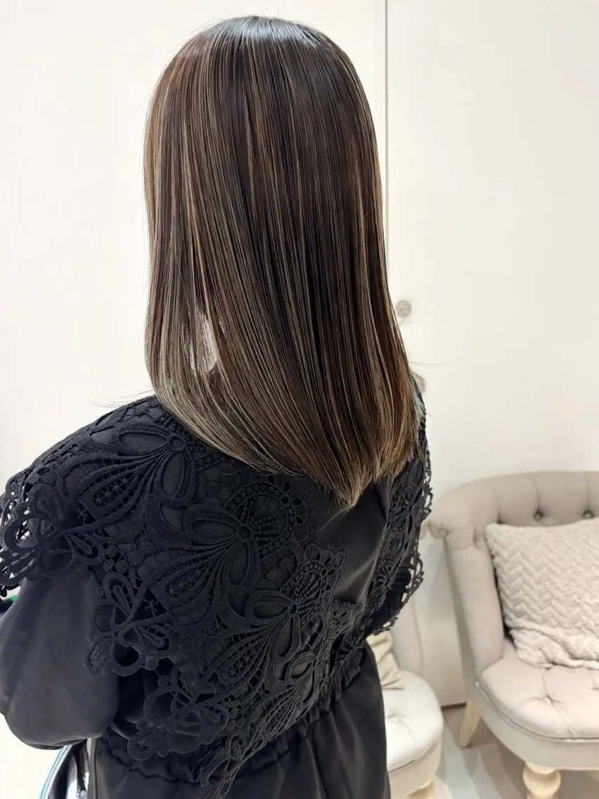 ミディアム カラー カット ヘアカラー 齋藤 咲のヘアスタイル