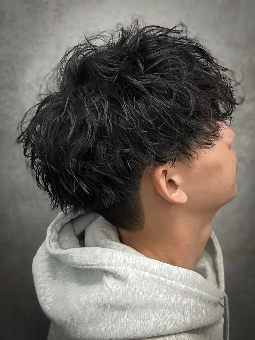 ショート パーマ メンズ メンズパーマ 波巻きパーマ メンズウルフ特化🐺 🔥長山耕大🔥のヘアスタイル