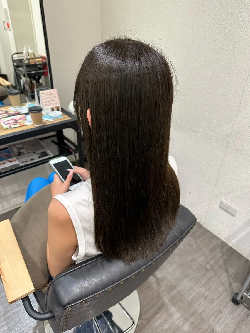 セミロング カラー ベージュカラー オリーブベージュ 艶髪レイヤー上田 紗也🇰🇷💗のヘアスタイル