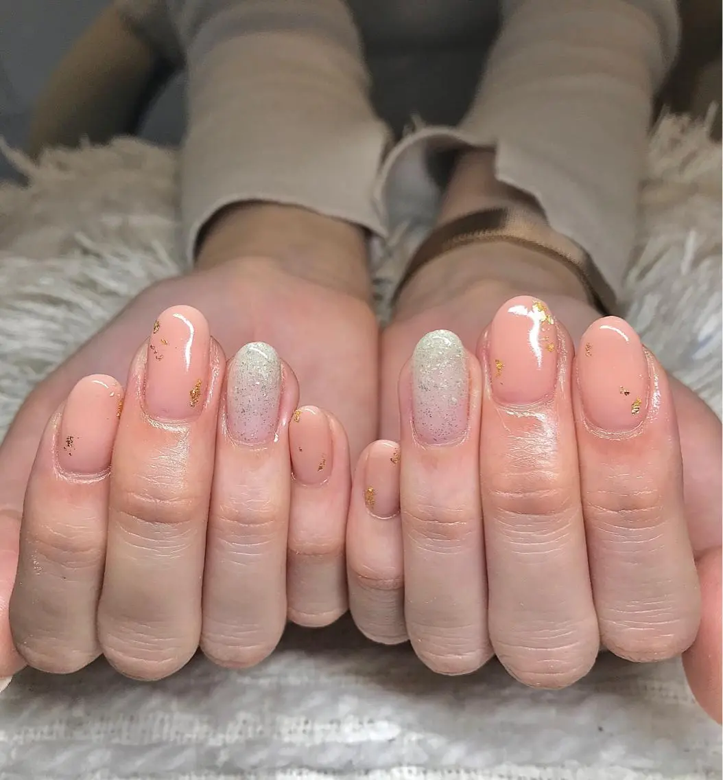 ミディアム カラー ヘアアレンジ ネイル マツエク・マツパ ベージュカラー el. by Aoのネイルデザイン