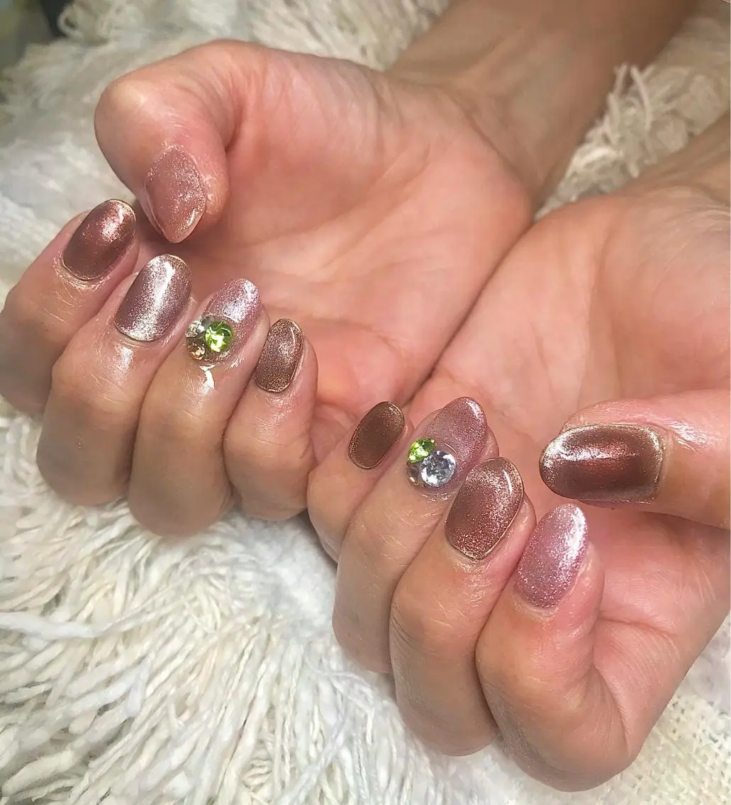 ミディアム カラー パーマ ヘアアレンジ メンズ キッズ ネイル マツエク・マツパ マグネットネイル el. by Aoのネイルデザイン