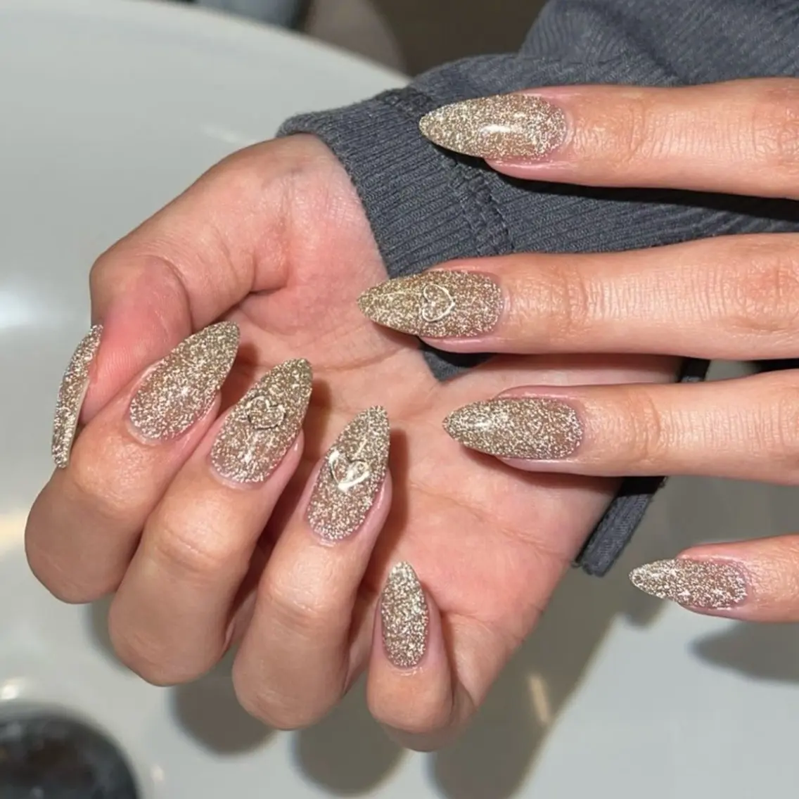 ネイル フラッシュネイル フットネイル ハンドネイル LAVISH manaのネイルデザイン