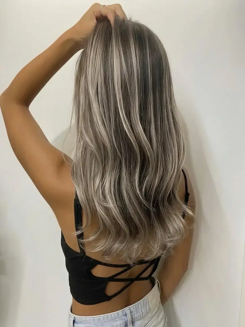 セミロング カラー バレイヤージュ ブリーチ ケアブリーチ 透明感カラー グレージュ カット ヘアカラー トリートメント バレイヤージュ 藤沢 髪質改善 竹内ケンゴのヘアスタイル