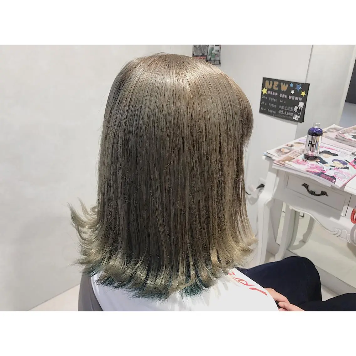ミディアム カラー ブリーチ グレージュ なかにし まゆみのヘアスタイル