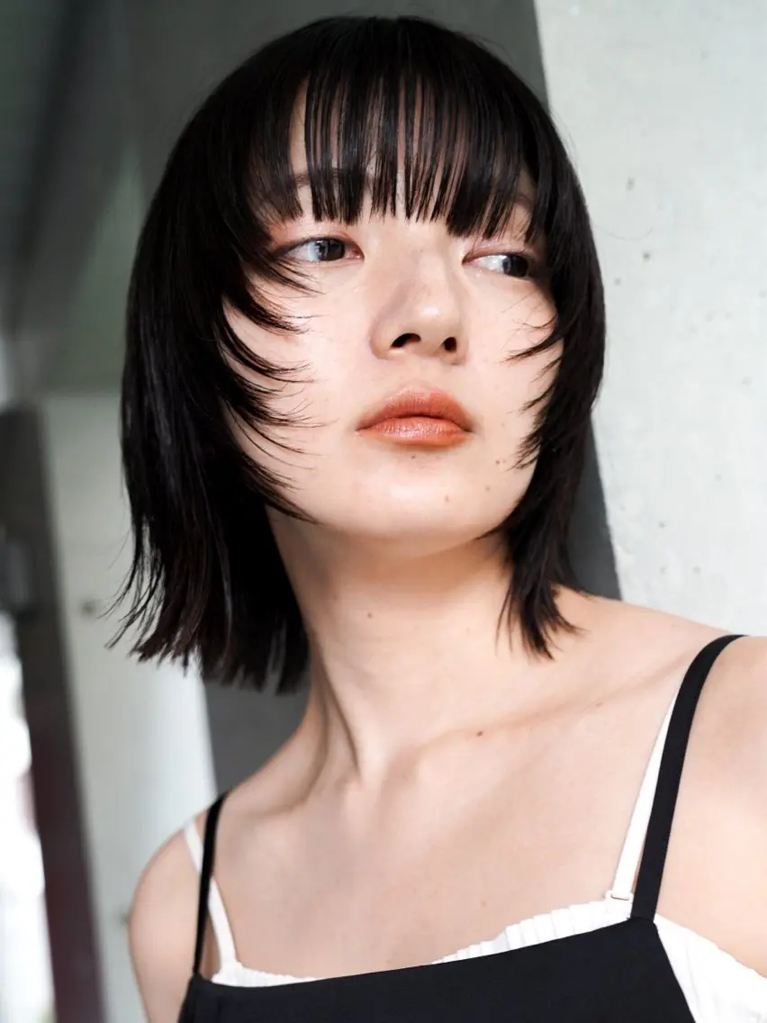 ミディアム カラー 切りっぱなしボブ ボブ レイヤーカット カット ヘアカラー トリートメント 佐藤 彩奈のヘアスタイル