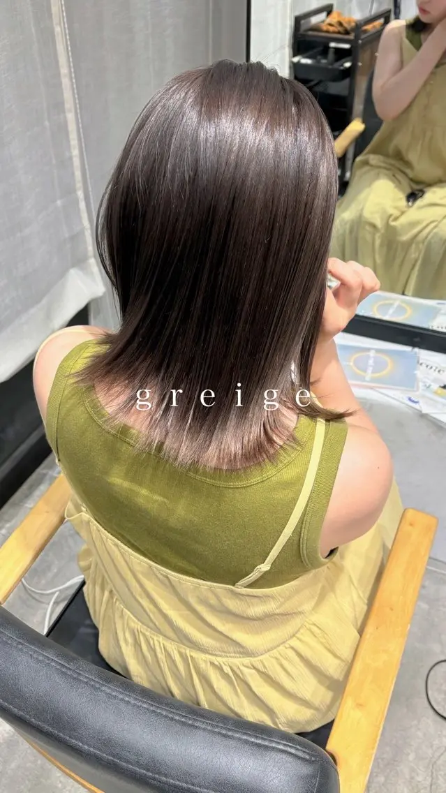 ミディアム カラー グレージュ hair shioのヘアスタイル