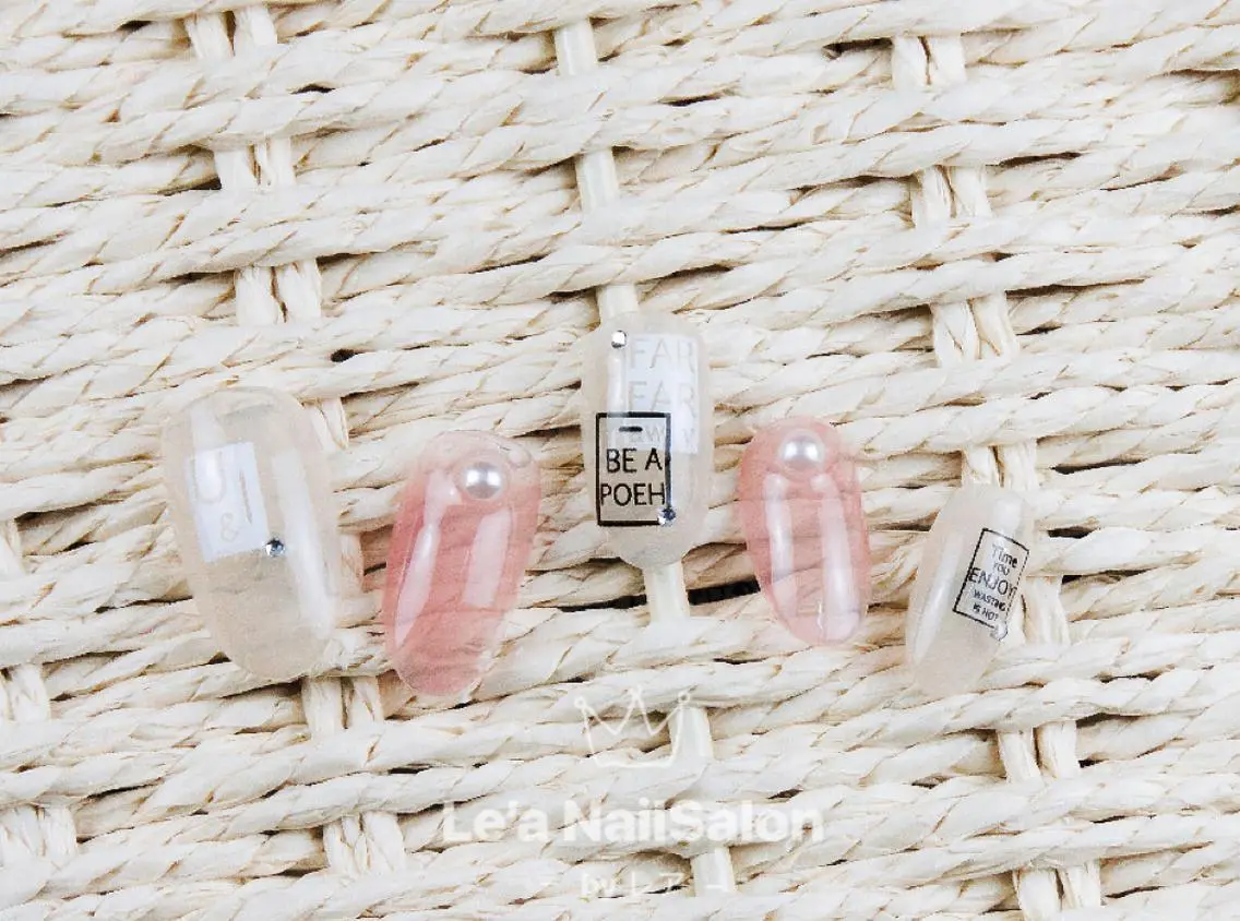 ショート カラー ネイル Le’a NailSalonのネイルデザイン