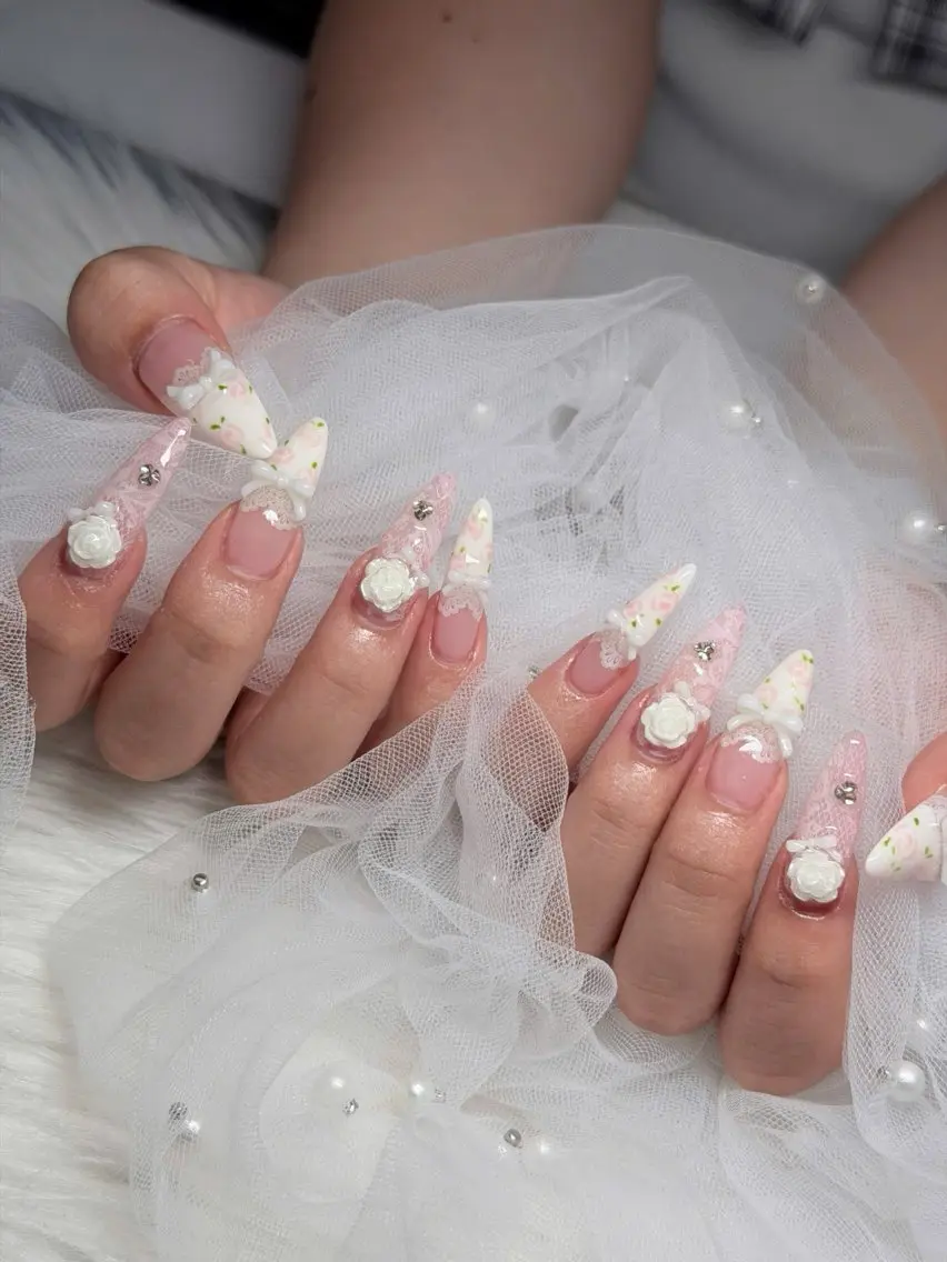 ネイル チークネイル フレンチネイル グラデーション 韓国ネイル マグネットネイル MiA NAILのネイルデザイン