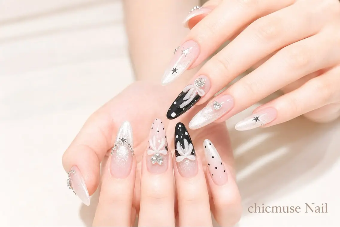 ネイル フラッシュネイル フットネイル フレンチネイル ジェルネイル ガラスフレンチ chicmuse nailのネイルデザイン