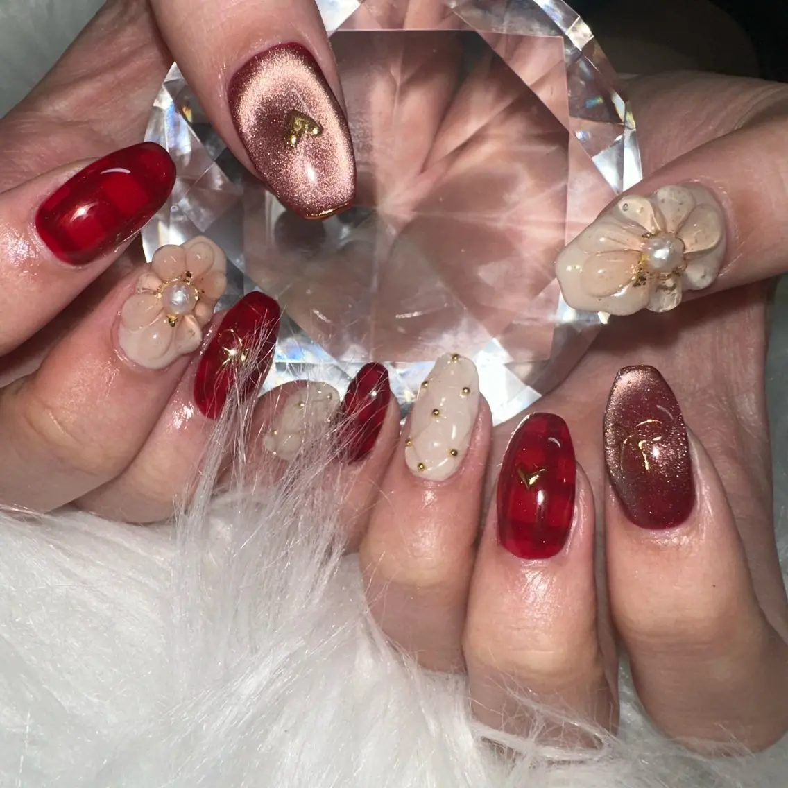 ネイル マグネットネイル 赤色 バレンタイン ハンドネイル フットネイル 🤎CHARME NAIL🤎のネイルデザイン