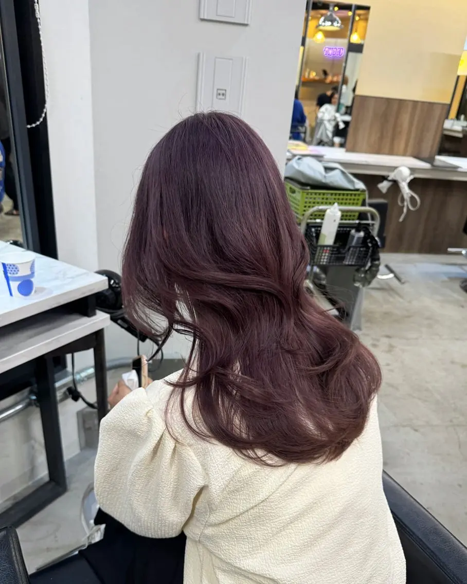 セミロング カラー ヘアカラー トリートメント 韓国ヘア🇰🇷 YUKINAのヘアスタイル