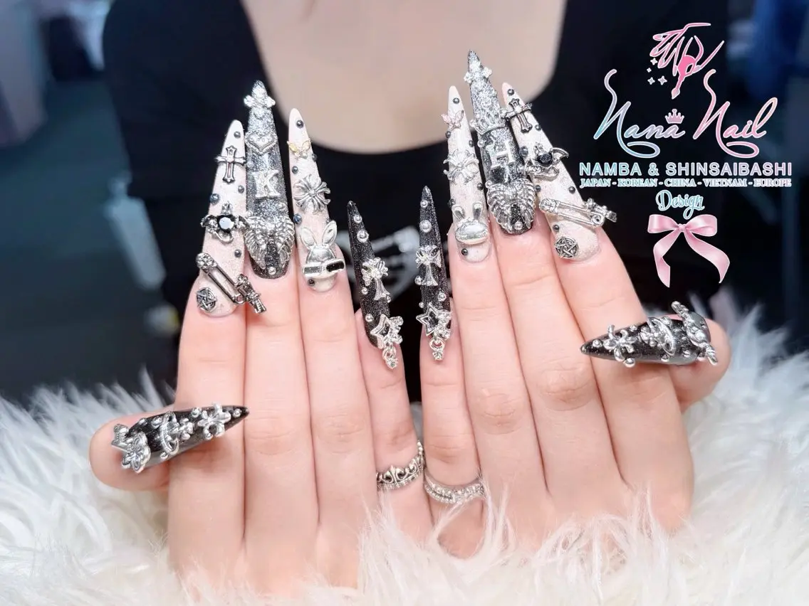 ロング Linanail Nambaのネイルデザイン