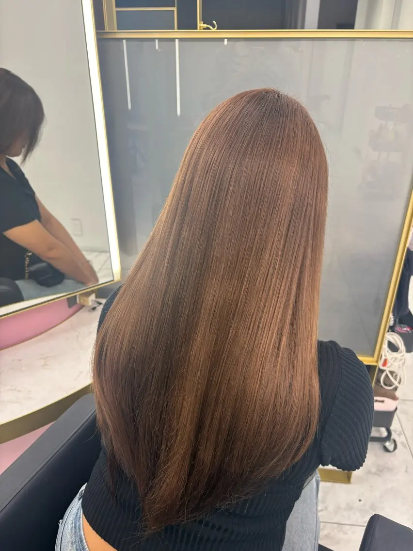 ロング カラー ブリーチ ブラウンカラー momo /ブリーチなしピンクのヘアスタイル