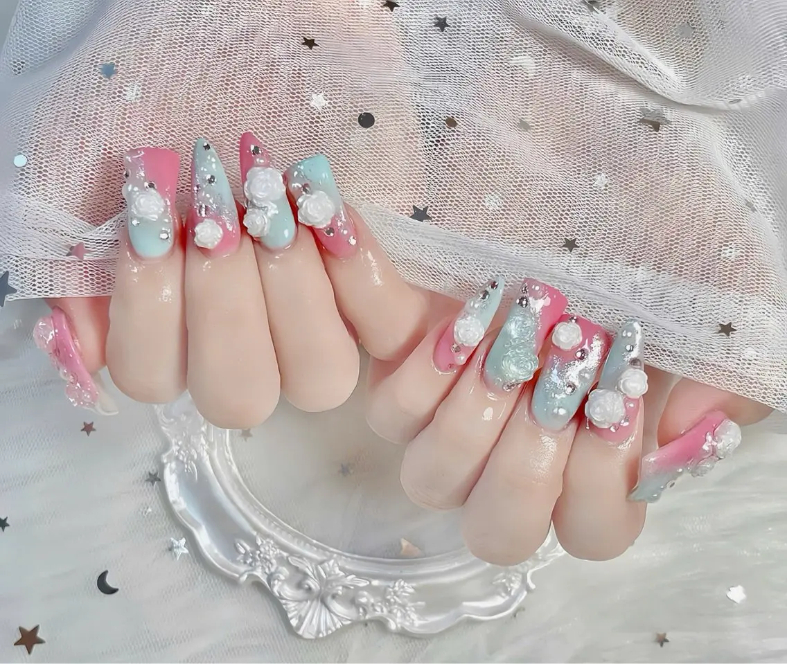 ネイル チークネイル 長さ出し フレンチネイル ジェルネイル グラデーション ハンドネイル THANHTHANH NAILのネイルデザイン
