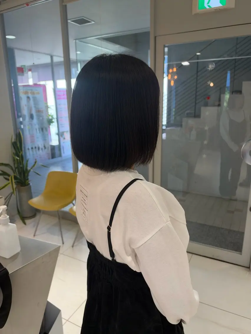 カラー 林 彩音のヘアスタイル