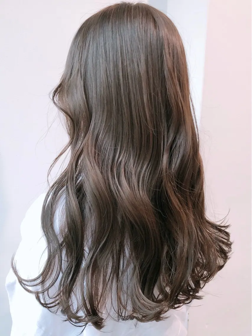 ロング カラー アッシュ アッシュブラウン ベージュカラー ブリーチ ブラウンカラー カット ヘアカラー トリートメント 𓏸レイヤー髪質改善 透けカラーカノン🫧のヘアスタイル