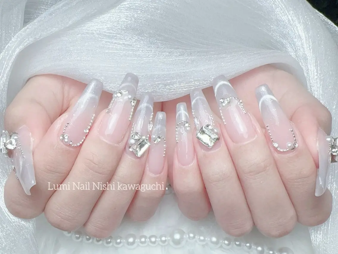 ネイル ジェルネイル キラキラネイル 韓国ネイル ワンホンネイル ハンドネイル Lumi Nail Salonのネイルデザイン
