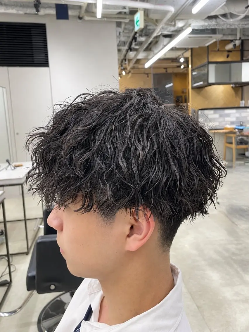ショート パーマ メンズ マッシュ メンズパーマ ツイストスパイラルパーマ スパイラルパーマ カット パーマ メンズ特化🔥 金子直斗のヘアスタイル