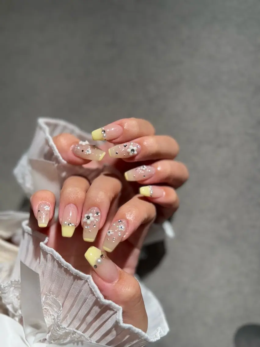 ネイル I-nailロング /ワンホン/キラキラのネイルデザイン