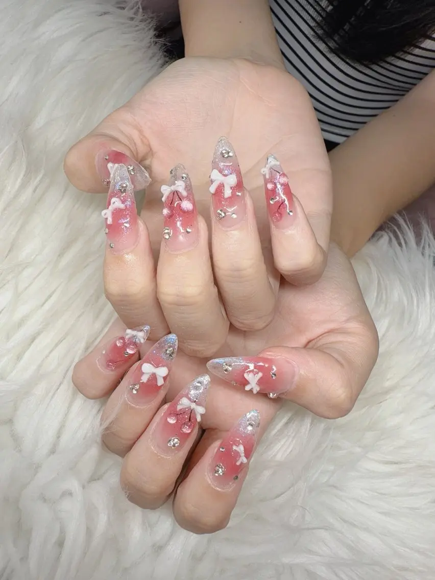 ネイル 長さ出し グラデーション 卒業式 キラキラネイル マグネットネイル ハンドネイル Lee Nailsのネイルデザイン