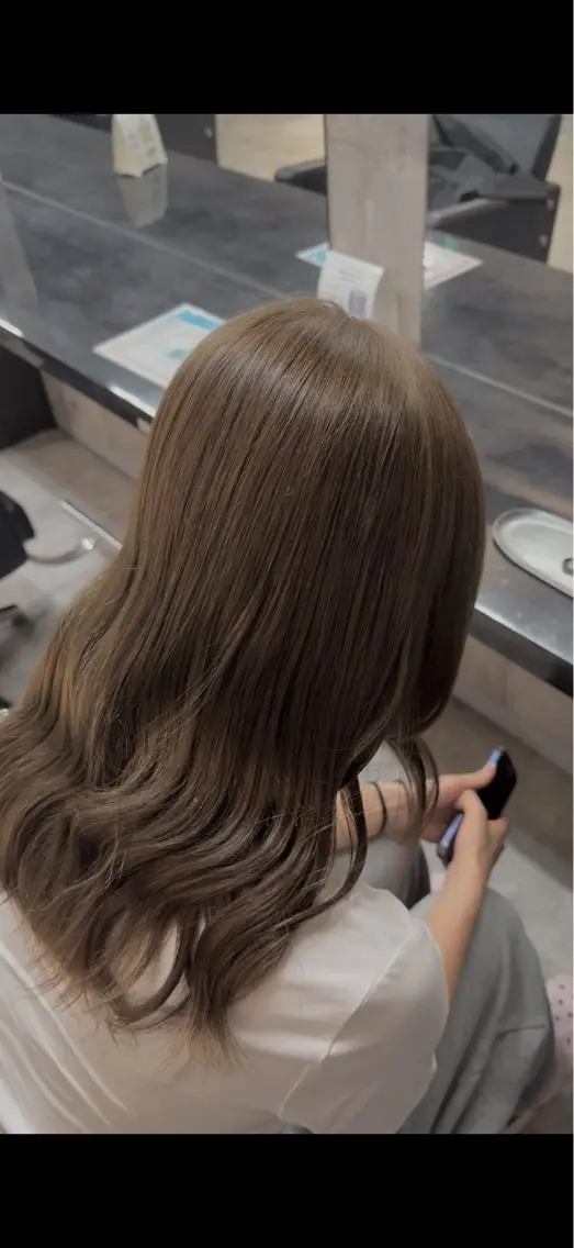 ロング カラー 透明感カラー ヘアカラー ‎MOMO/‎ブリー チ/ダブルカラー🖤のヘアスタイル