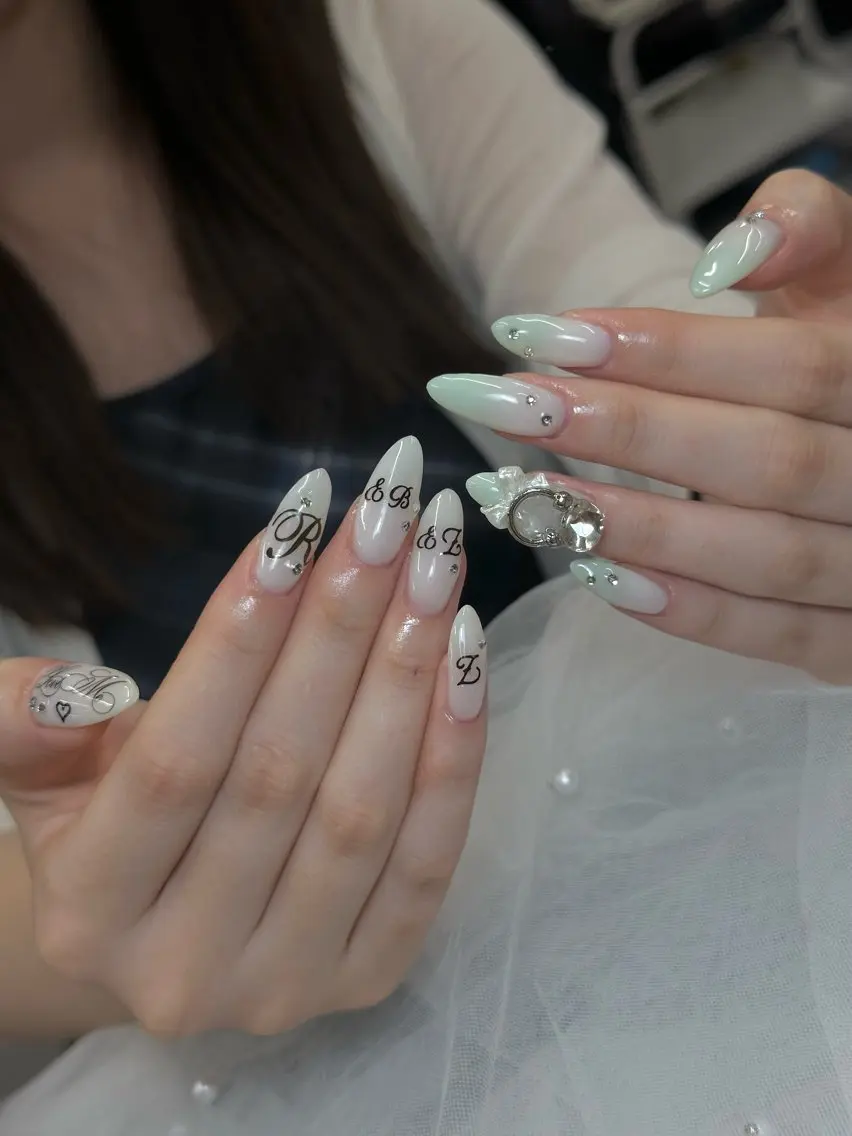 ネイル Iconic Nailのネイルデザイン